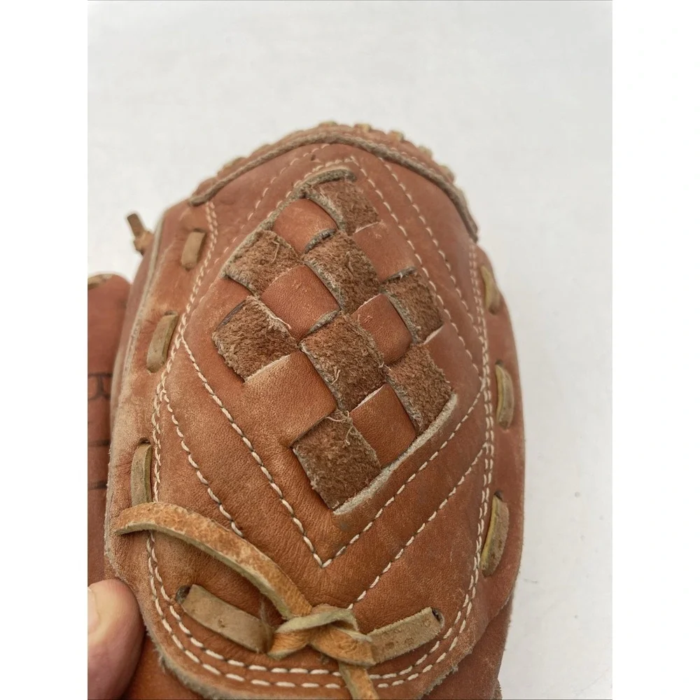 Wilson Roger Clemens RHT Baseball Glove Mitt Model #A2160 Vintage Roger Clemens